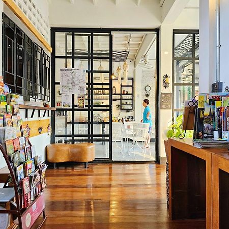 Sherloft Home & Hostel Chiang Mai Esterno foto