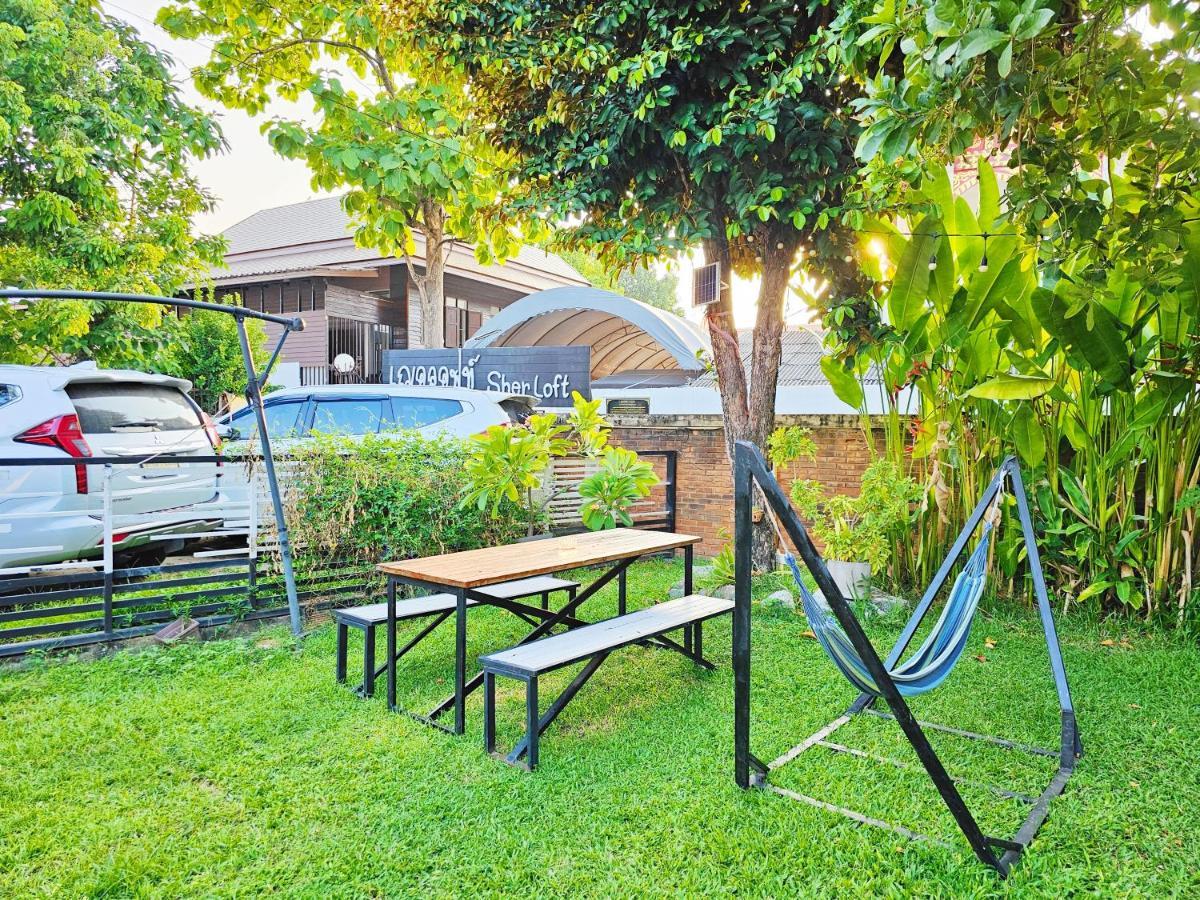 Sherloft Home & Hostel Chiang Mai Esterno foto