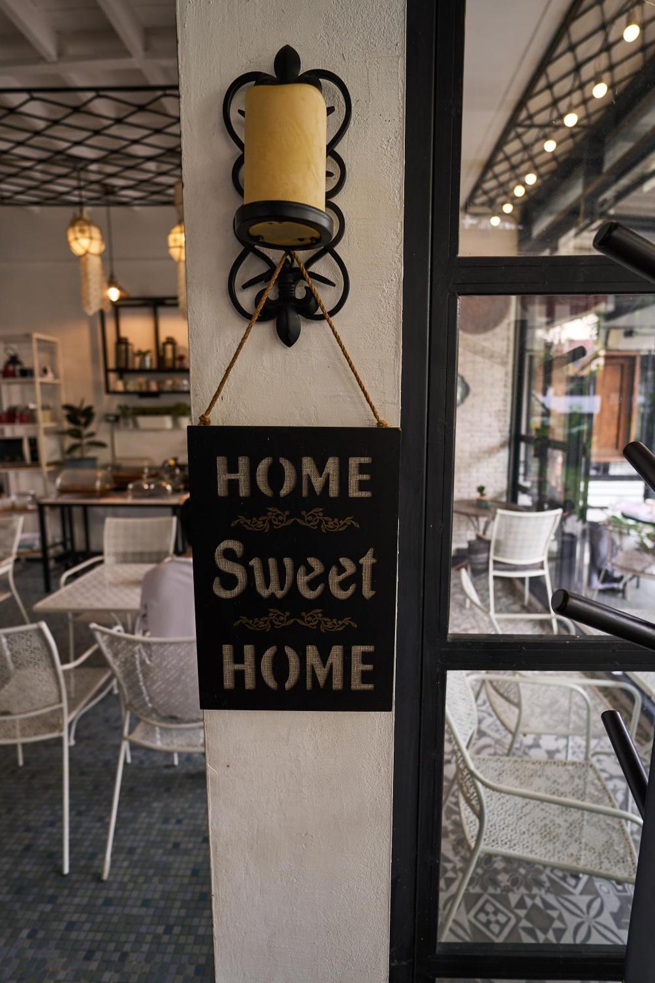 Sherloft Home & Hostel Chiang Mai Esterno foto