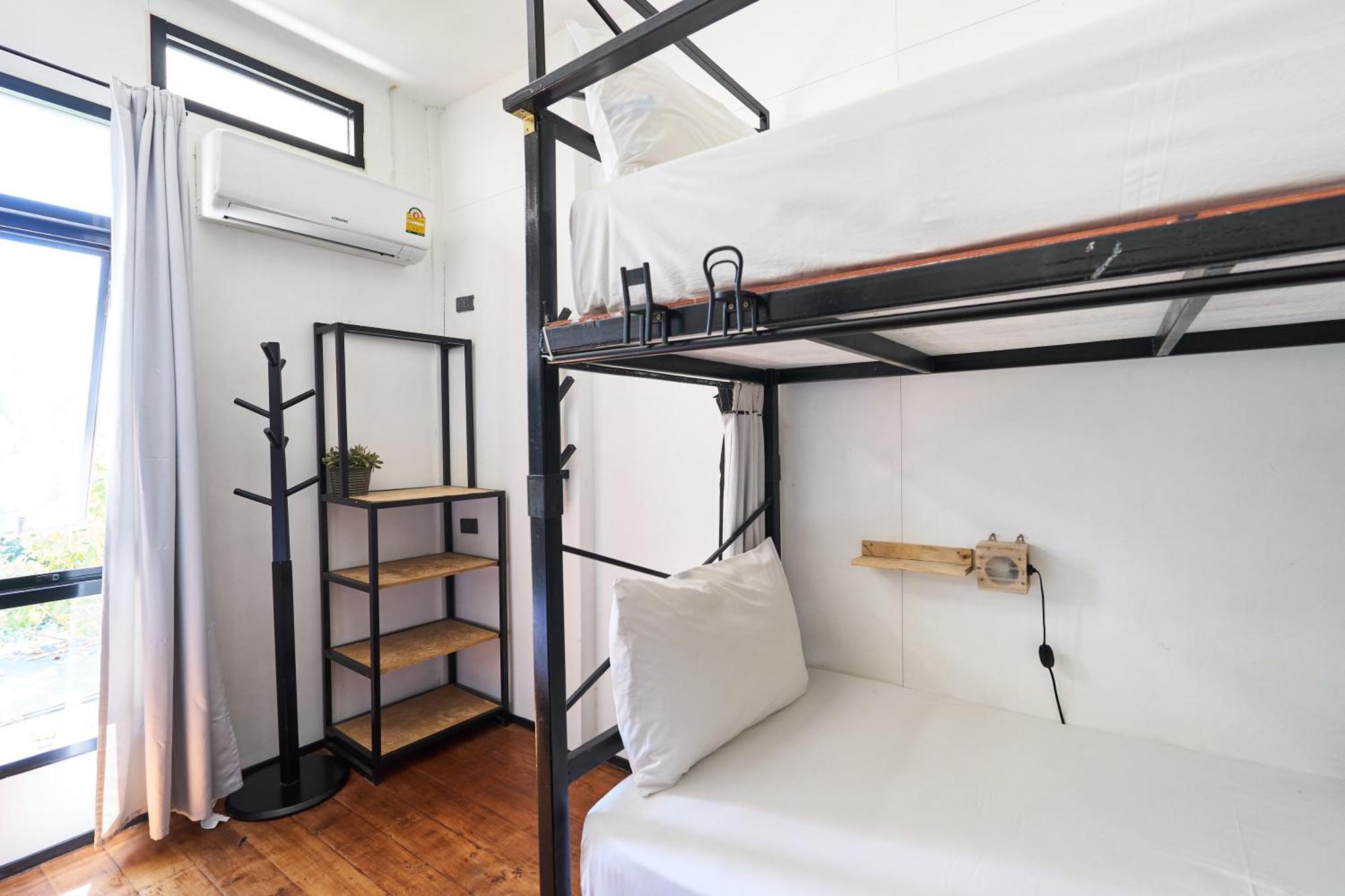 Sherloft Home & Hostel Chiang Mai Esterno foto