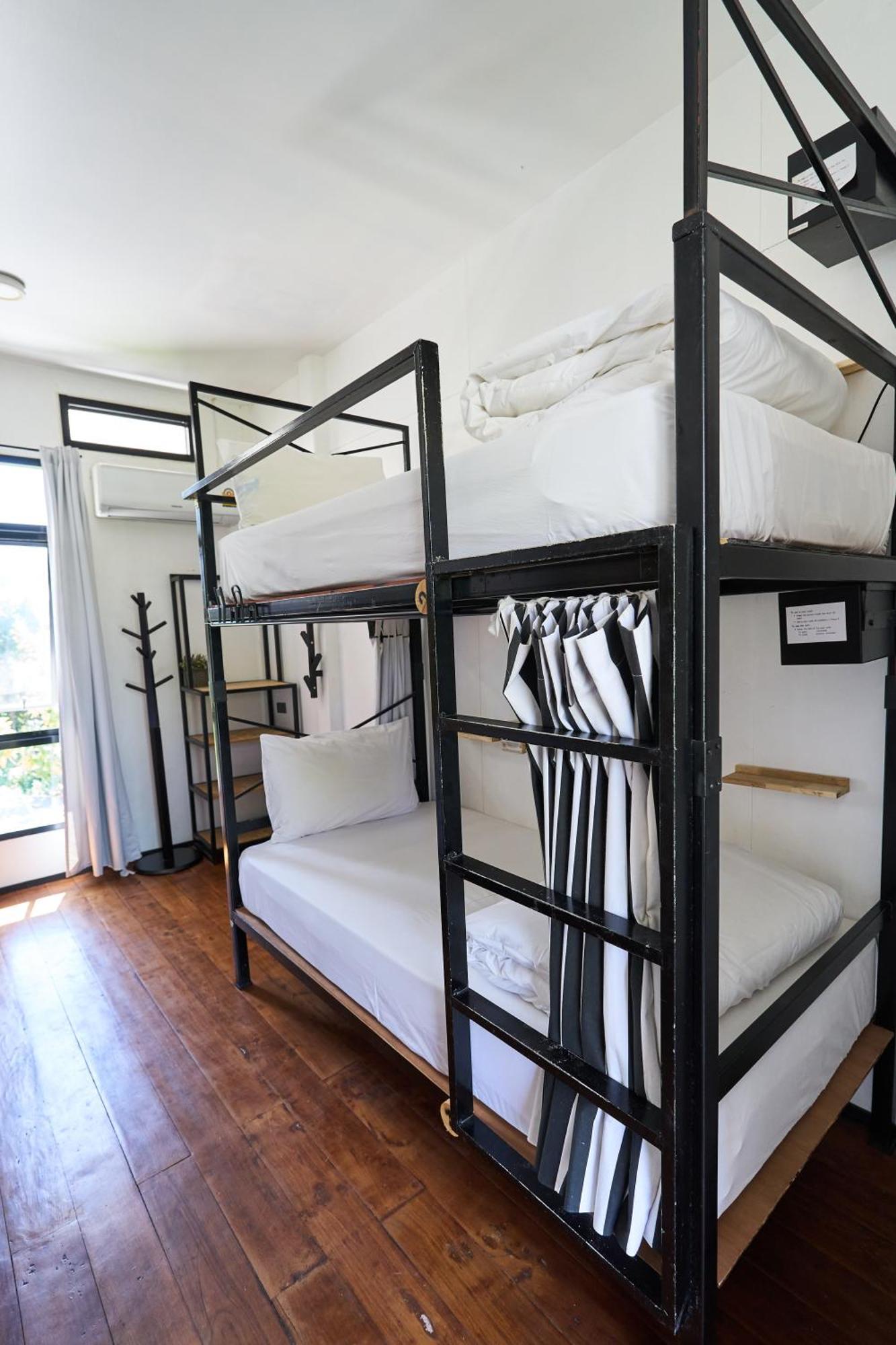 Sherloft Home & Hostel Chiang Mai Esterno foto