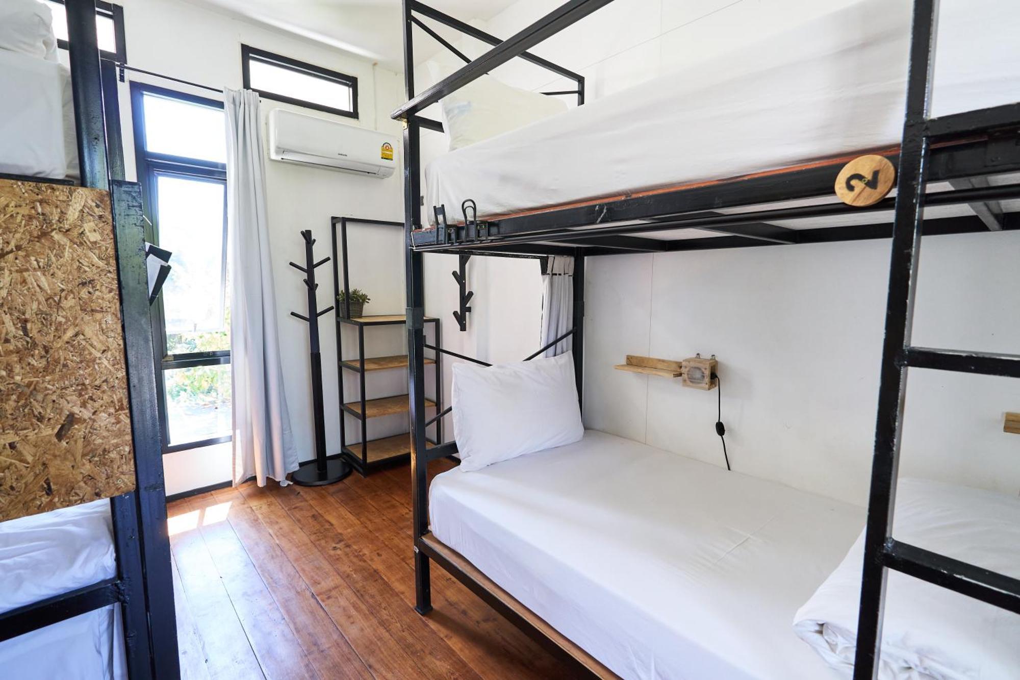 Sherloft Home & Hostel Chiang Mai Esterno foto