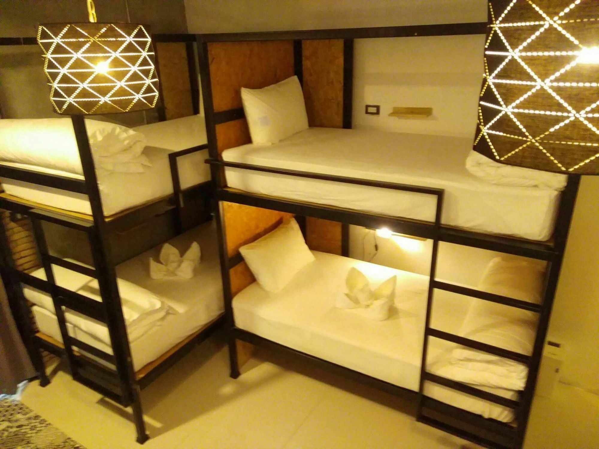 Sherloft Home & Hostel Chiang Mai Esterno foto