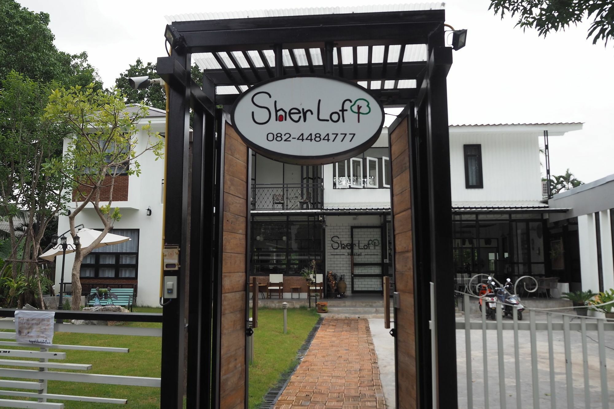 Sherloft Home & Hostel Chiang Mai Esterno foto