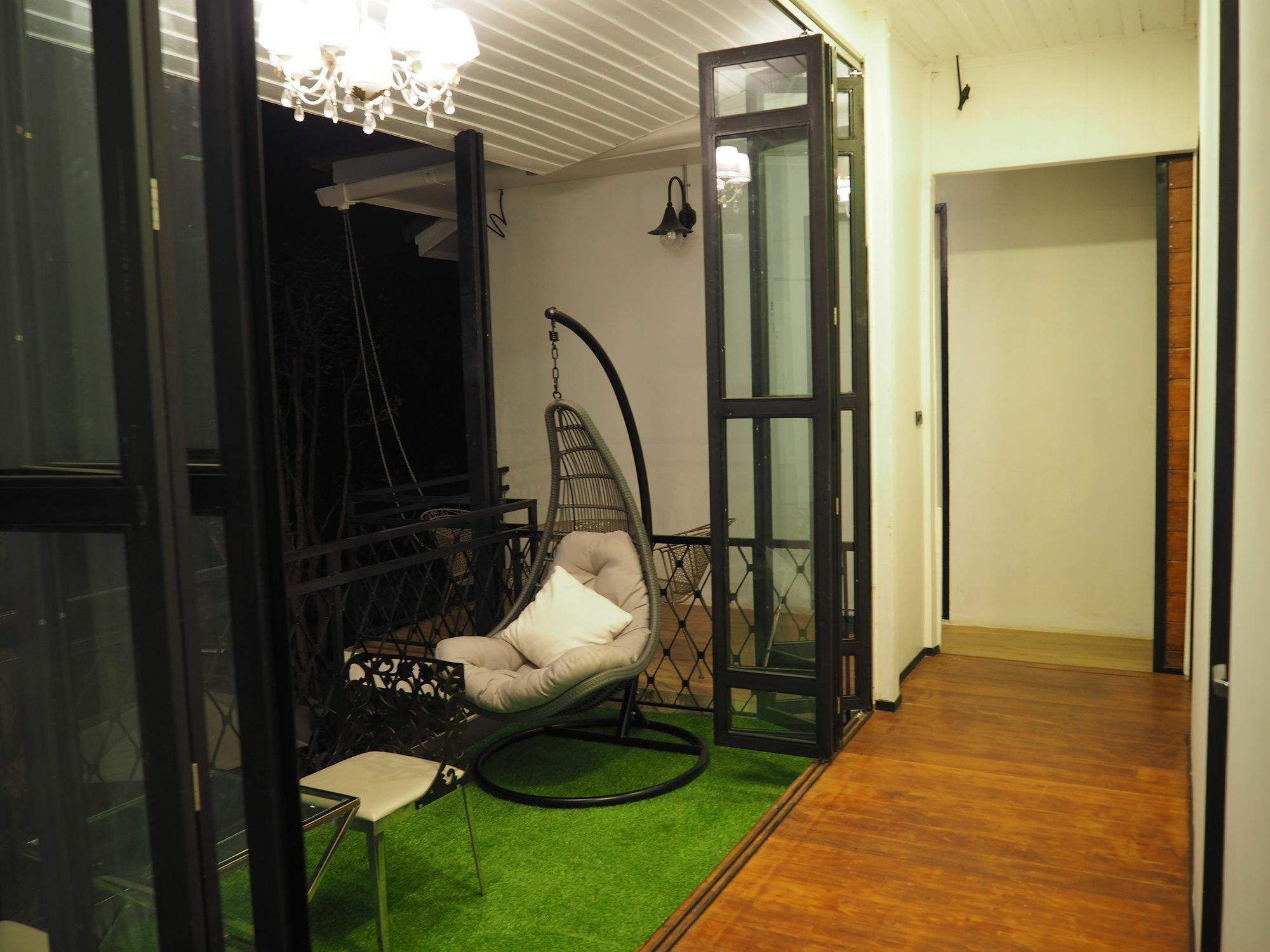 Sherloft Home & Hostel Chiang Mai Esterno foto