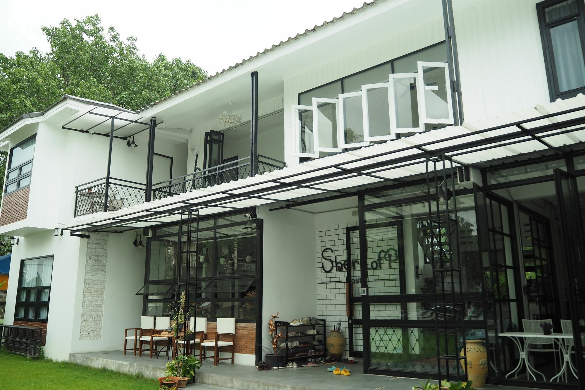 Sherloft Home & Hostel Chiang Mai Esterno foto