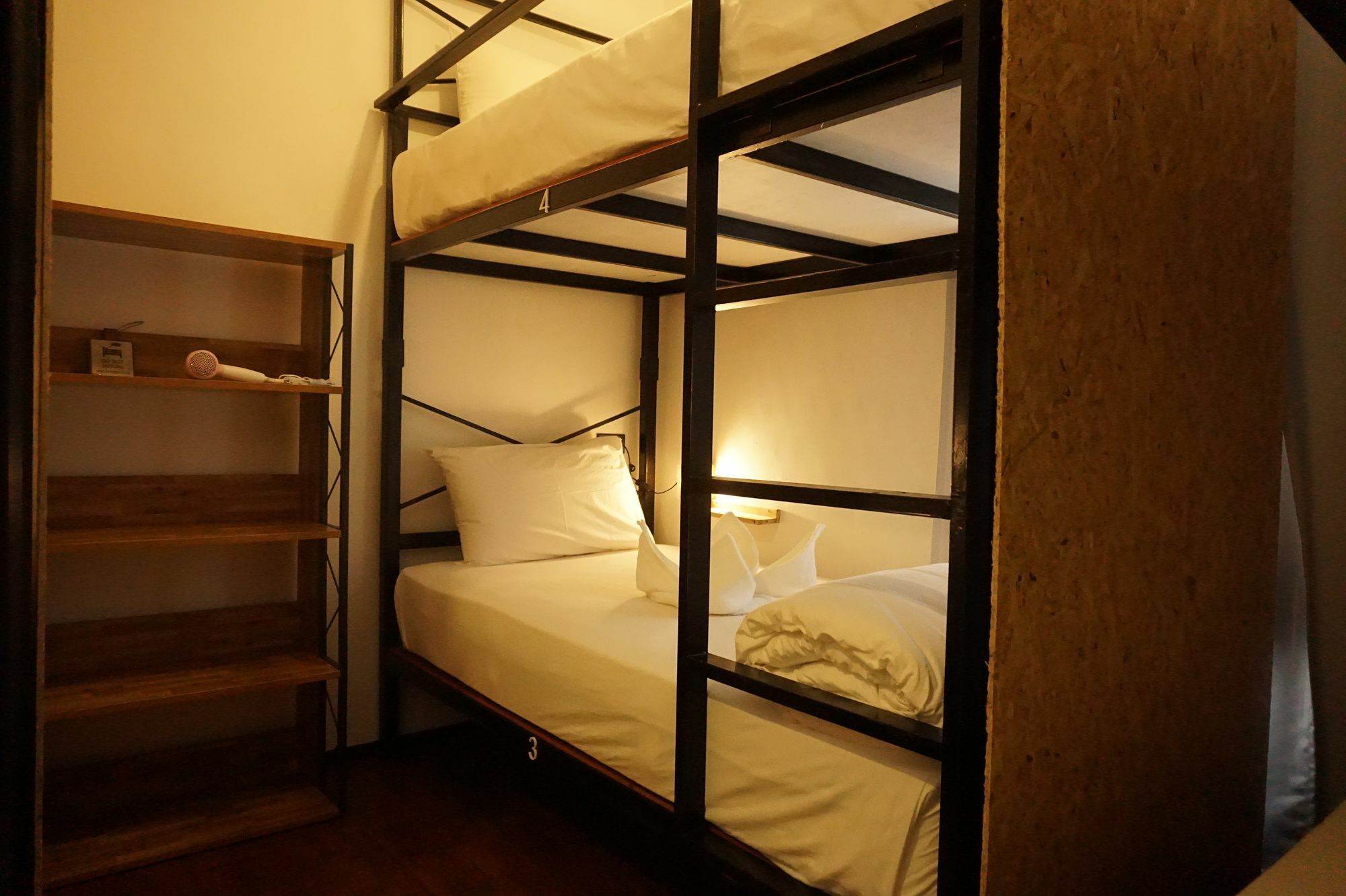 Sherloft Home & Hostel Chiang Mai Esterno foto