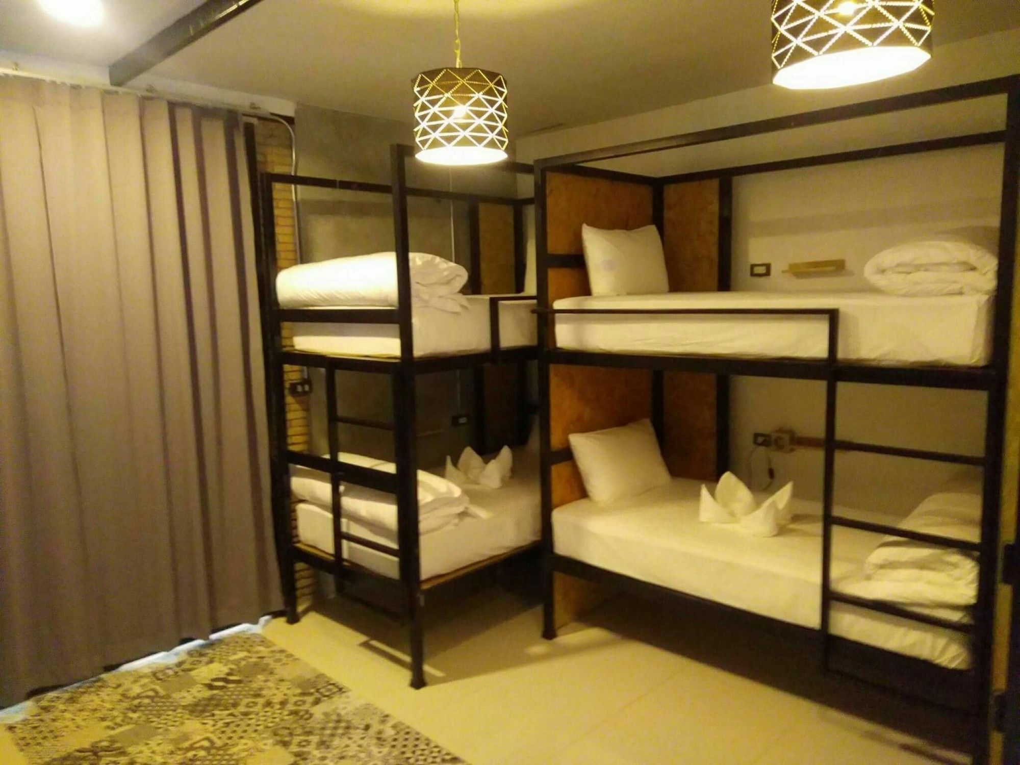 Sherloft Home & Hostel Chiang Mai Esterno foto